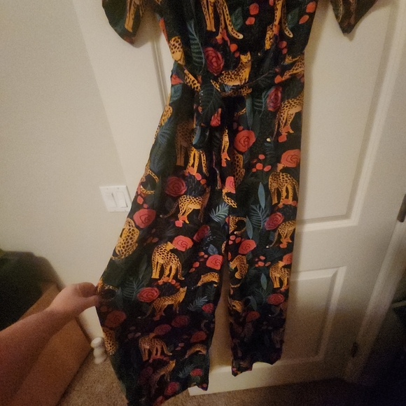 Jaguar Print Short Sleeve Jumpsuit - Picture 8 of 10